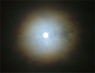 Aureole round the moon with blue core