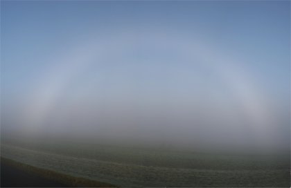 Full fogbow in deep fog