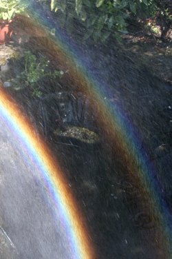Spraybow of small droplets